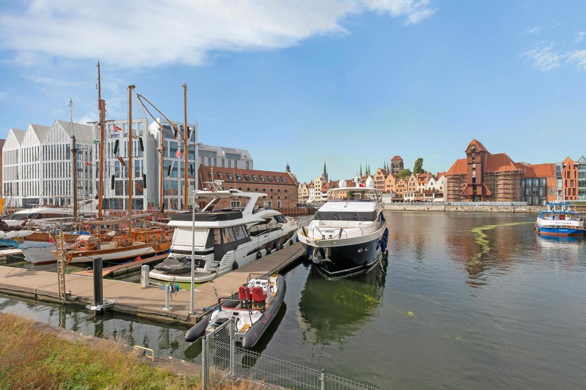 Wave Apartments - Szafarnia Old Town Gdansk Bagian luar foto